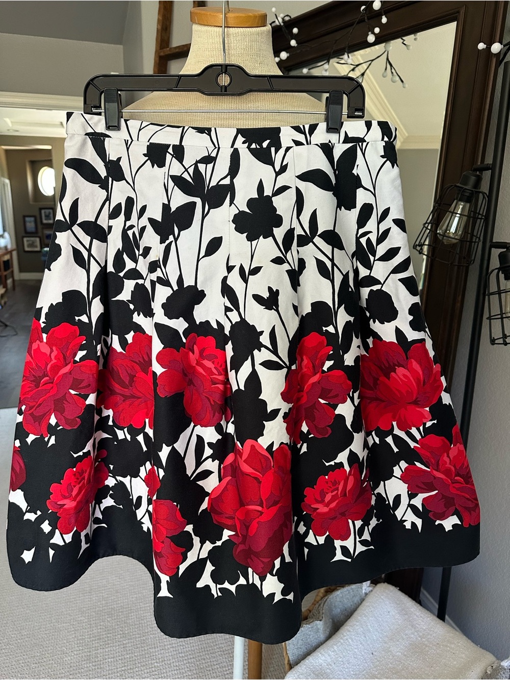 Coldwater Creek Black, White & Red Floral Skirt, size medium